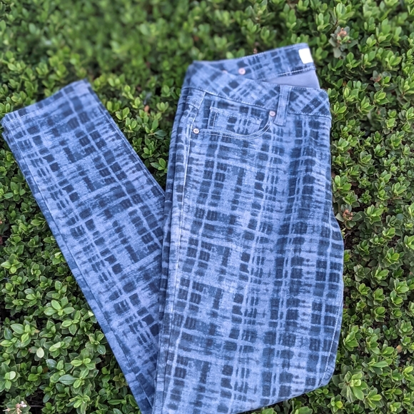 Cabi blue/gray grid print skinny denim stretch jeans. Size 8 - Picture 12 of 14